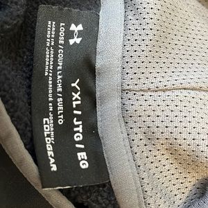 Youth XL Under Armour loose hoodie - never worn